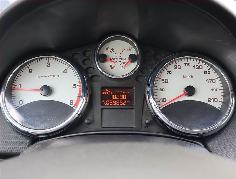 Peugeot 207 (2012) 1.4 HDI, Serv.kniha, Tempomat - fotka 11 z 15