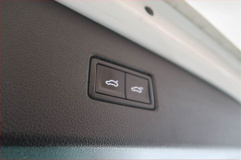 Volkswagen Tiguan (2017) R-Line 2.0 TDI, 4X4, Automat - fotka 18 z 18