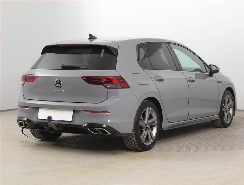 Volkswagen Golf (2021) R-Line 1.5 TSI, Kůže, Navi - fotka 5 z 20