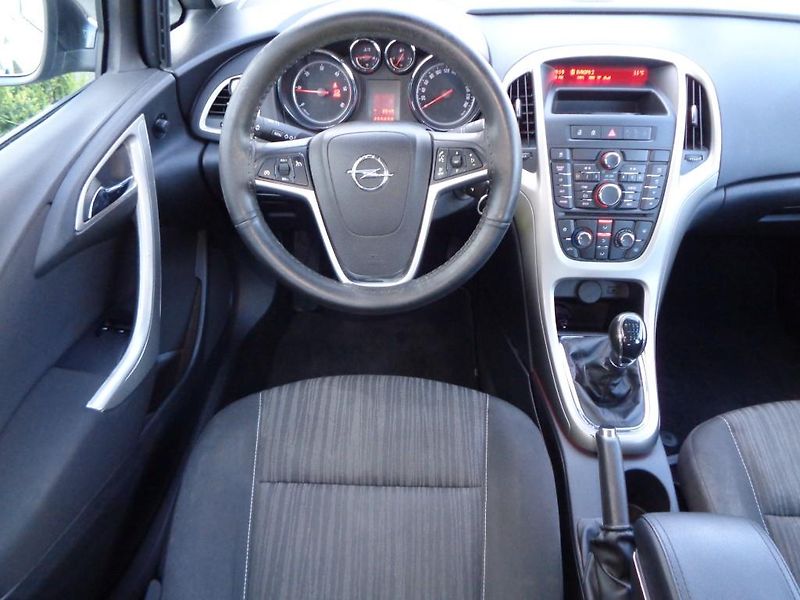 Opel Astra 1.7 TDCi Sports Tourer 81 kW - fotka 5 z 23
