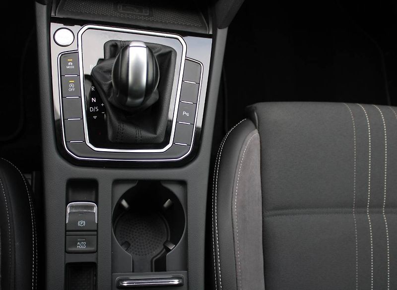 Volkswagen Passat (2022) 2.0 TDI DSG 147kW WEBASTO - fotka 35 z 35