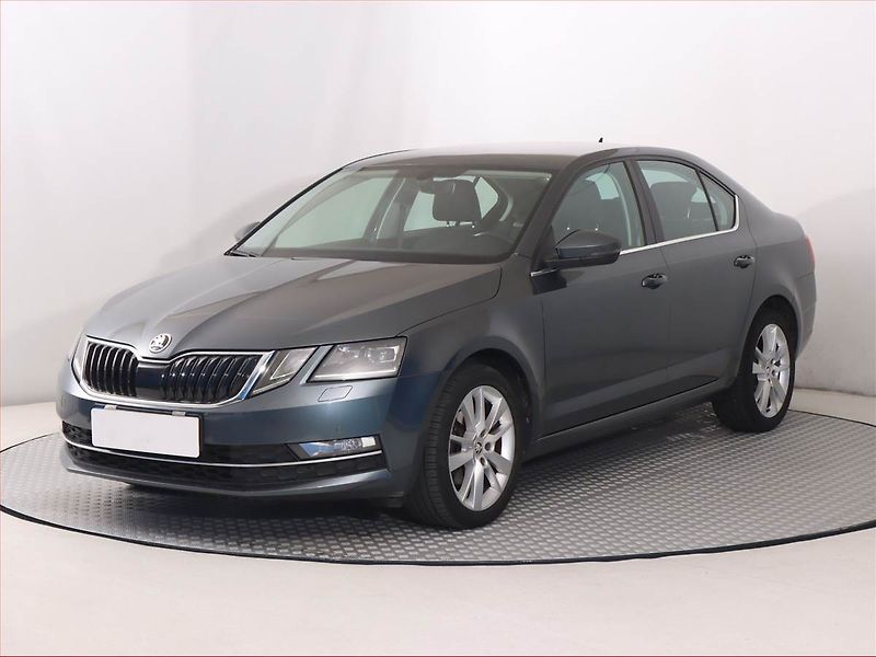 Škoda Octavia (2017) 2.0 TDI, Tempomat - fotka 2 z 18