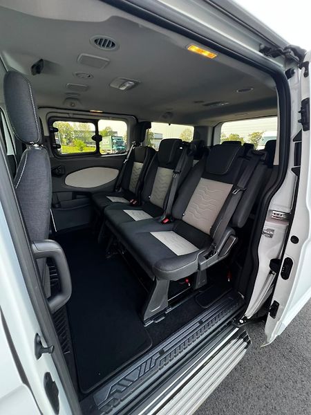 Ford Tourneo Custom 2.0TDCI 96kW 8-Míst DPH TZ - fotka 22 z 25