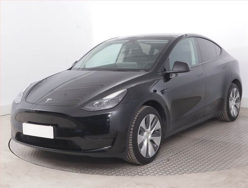 Tesla Model Y (2023) RWD LFP 60kWh, SoH 93% - fotka 2 z 23