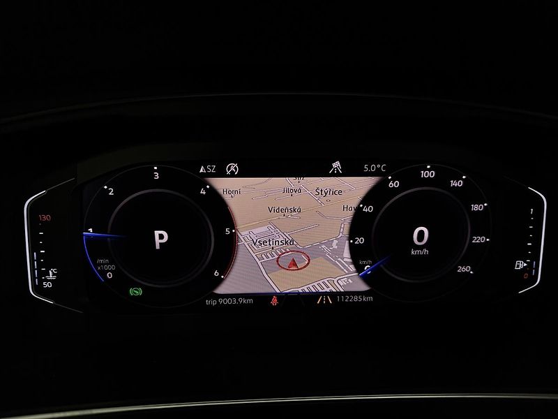 Volkswagen Tiguan Allspace R-LINE 140kW 4M HUD DCC LED - fotka 18 z 52