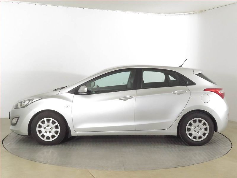 Hyundai i30 (2013) 1.4 CRDi, Tempomat - fotka 3 z 14