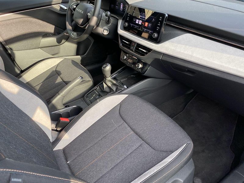 Škoda Kamiq (2024) 1.0 TSI Top Selection - fotka 8 z 34