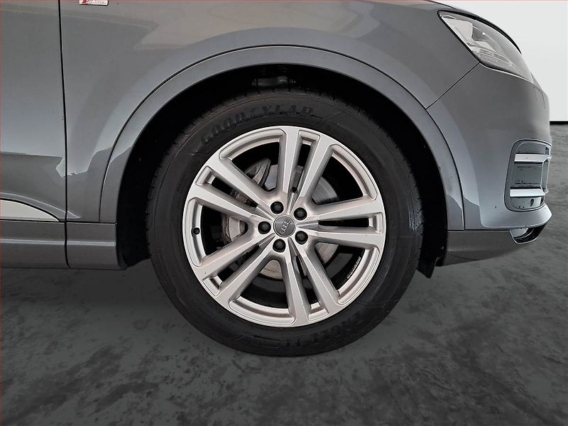 Audi Q7 (2018) S-Line 3.0 TDI - fotka 15 z 25
