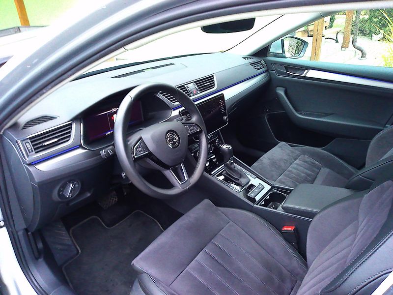 Škoda Superb 2.0 TDi Style 4x4 - fotka 9 z 22