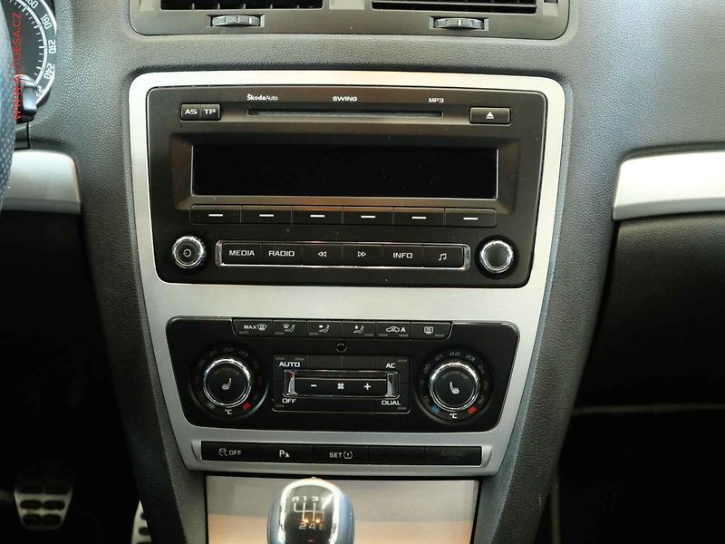 Škoda Octavia (2011) 2.0 TSi, ČR, RS - fotka 13 z 20