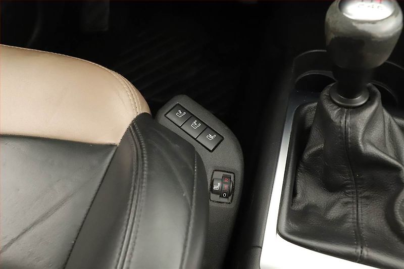 Citroën C4 Picasso (2014) 2.0 HDI, 7 míst, Xenony - fotka 16 z 19