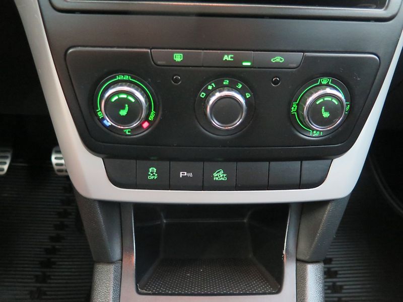 Škoda Yeti (2010) 2.0TDI,4x4,výhřev,tažné - fotka 9 z 22