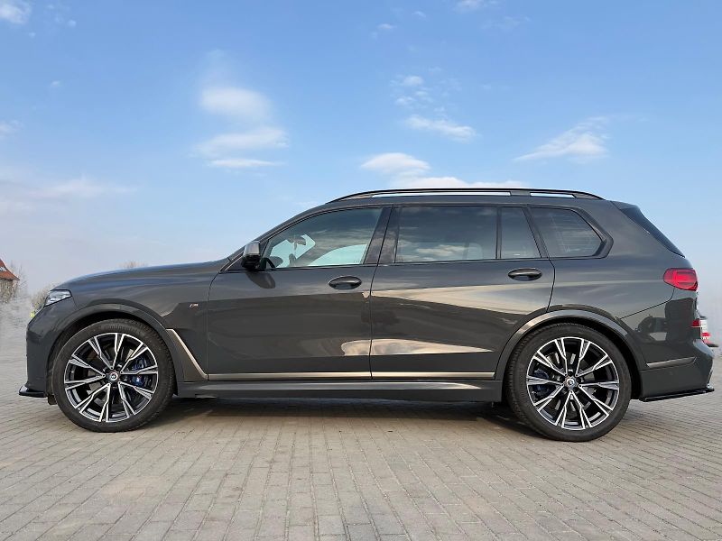 BMW X7 (2022) M50i 390kW - fotka 4 z 19