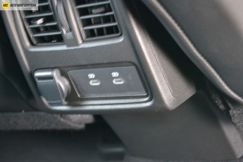 Renault Captur techno E-Tech full hybrid 160 - fotka 15 z 48
