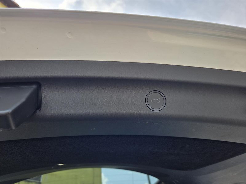 Tesla Model Y LR 4x4 Tažné z. SoH 91% 1.maj - fotka 14 z 22