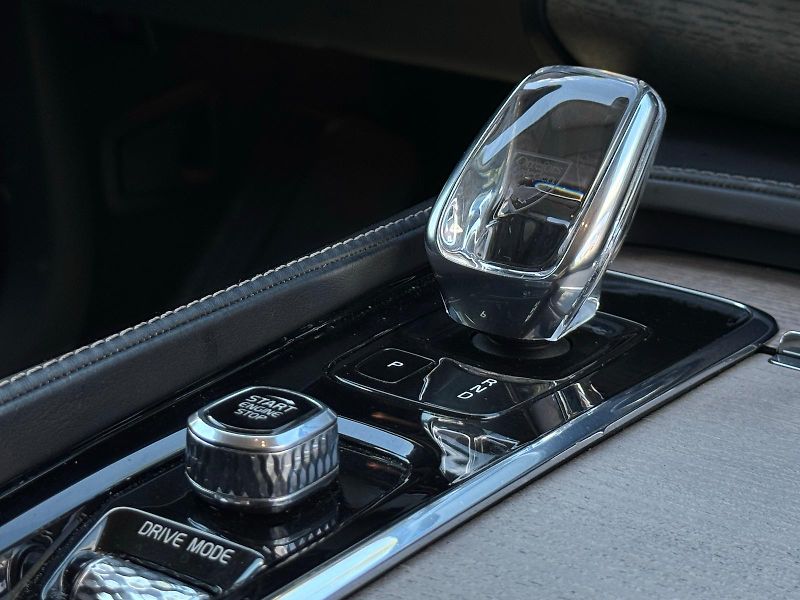 Volvo XC90 (2021) B5 AWD 1.MAJITEL ČR  CRYSTAL - fotka 22 z 27