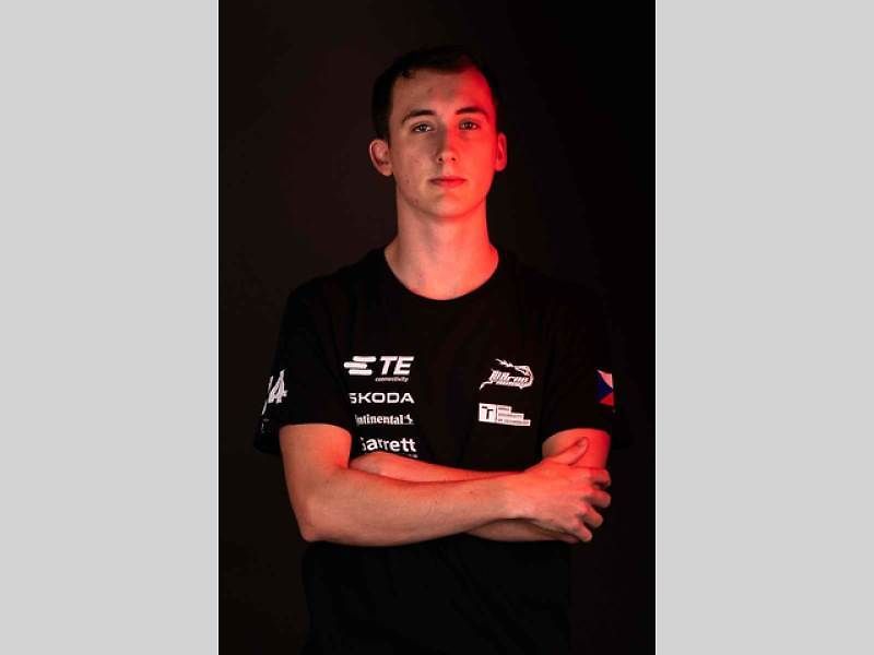 Michael Kohl, dvacetiletý student z Horního Jelení na Pardubicku, se ve svém volném čase podílí na stavbě studentské formule v týmu TU Brno Racing.