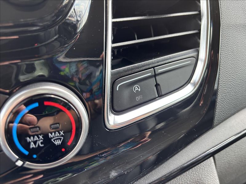 Ford Tourneo Custom 2,0 EcoBlue Titanium X 136kW - fotka 37 z 45