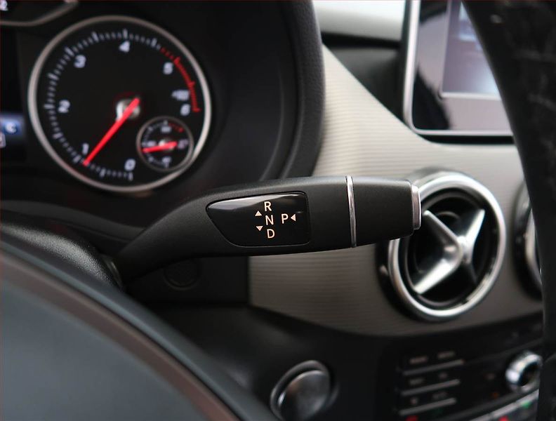 Mercedes-Benz Třídy B (2017) B 180 CDI, Automat, Serv.kniha - fotka 13 z 22