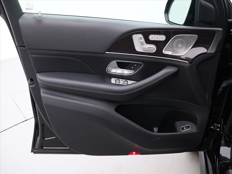 Mercedes-Benz GLS 2,9 400d 4MATIC AMG CZ DPH - fotka 13 z 47