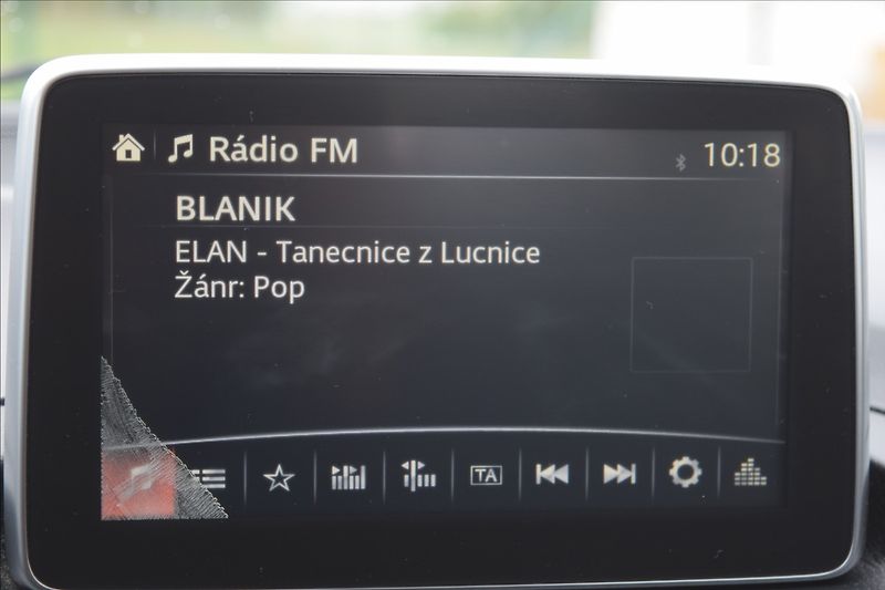Mazda 3 2,0 G 88KW  DIGIKLIMA ALU NAVI - fotka 34 z 47