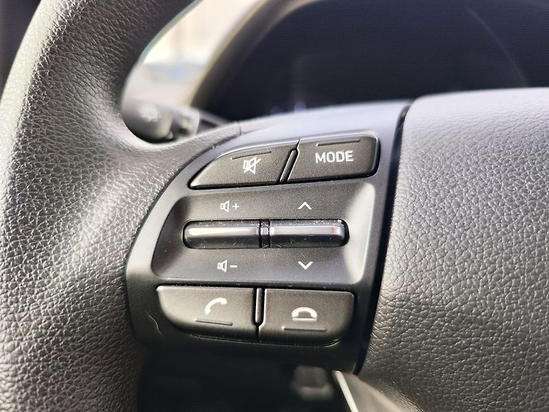 Hyundai i30 1.5i/81kW Start Plus - fotka 18 z 24