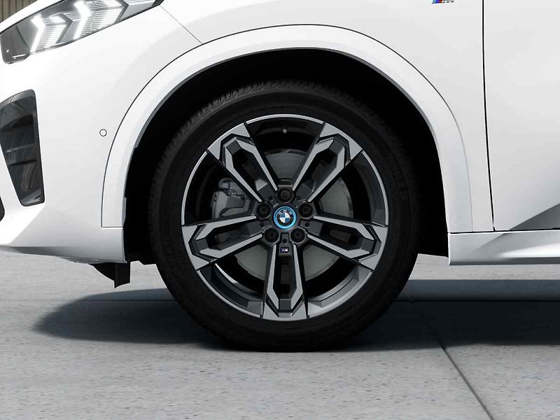 BMW iX2 (2026) - fotka 4 z 10