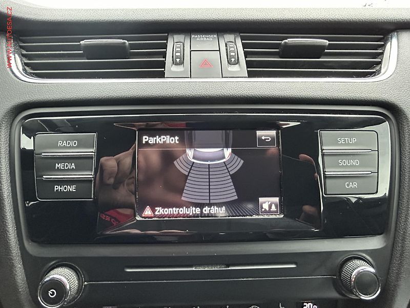 Škoda Octavia (2014) 1.6 TDi, ČR, servis.kniha - fotka 16 z 18
