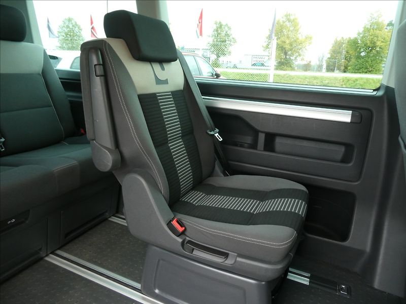 Volkswagen Multivan 2,0 TDi103kW 4x4 serviska,závě - fotka 22 z 37