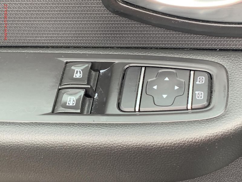 Renault Clio (2019) 0.9TCe, AC, výhřev sed - fotka 19 z 22