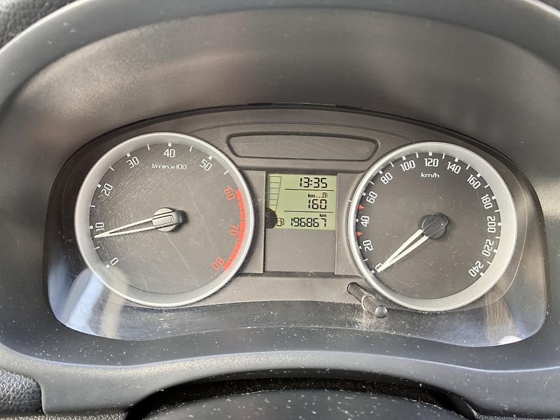 Škoda Fabia II Kombi 1.416V 63kW ELEGANCE  - fotka 15 z 22