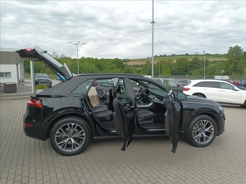 Audi Q8 3,0 TDI,210KW,S-line,1MAJ,LED, - fotka 9 z 37