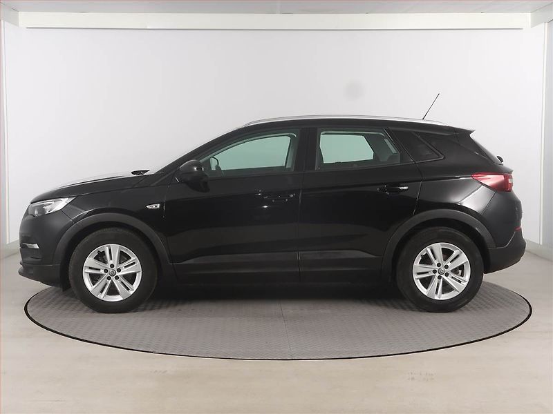 Opel Grandland X (2020) 1.2 Turbo, ČR,1.maj, Tempomat - fotka 3 z 17
