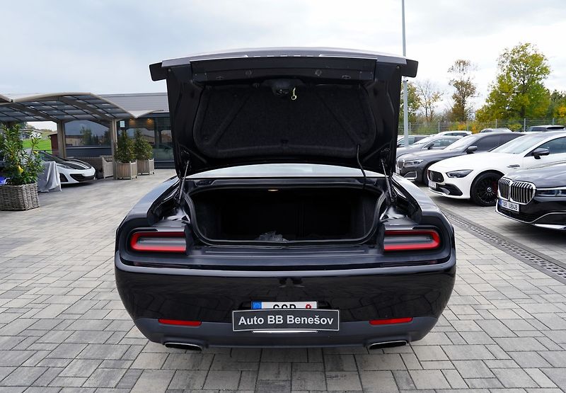 Dodge Challenger 3.6 V6 SXT Plus/kůže/automat - fotka 11 z 35