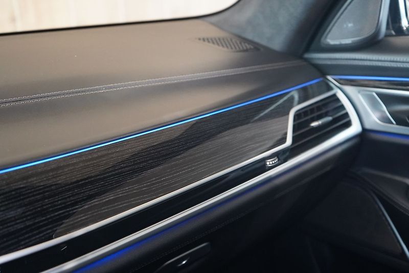BMW Řada 7 740d xDrive, Nezávislé,HUD,PPF - fotka 38 z 47
