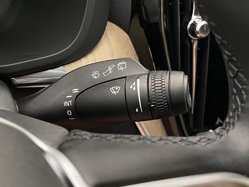 Volvo XC60 T8 AWD RECHARGE PLUS DARK CZ - fotka 24 z 66