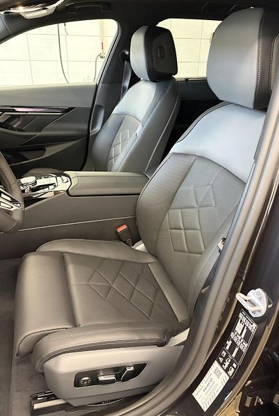 BMW Řada 5 540d xDrive Touring - fotka 9 z 10