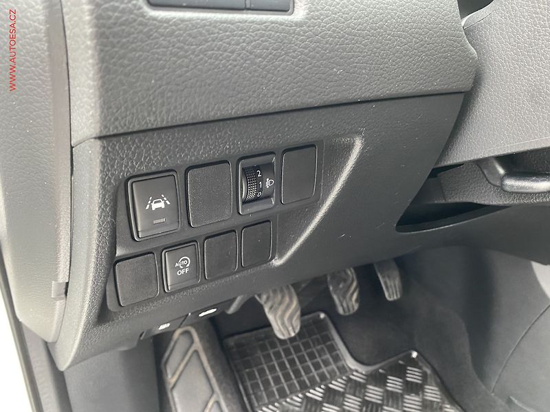 Nissan Qashqai (2018) 1.2TCe, ČR, Klima - fotka 16 z 19