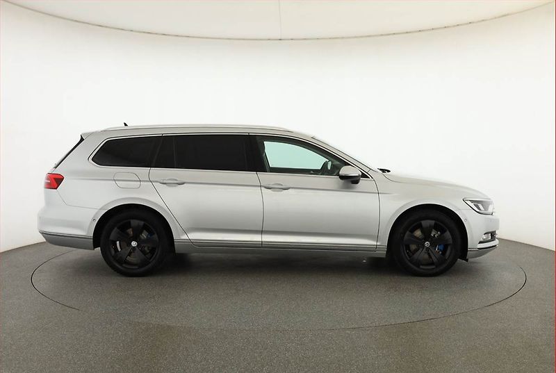 Volkswagen Passat (2016) 2.0 TDI, Kůže, Navi, Tempomat - fotka 6 z 17