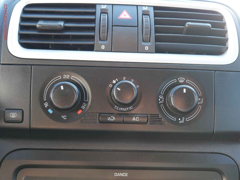 Škoda Fabia (2010) 1.2 12V, ČR, Ambition Plus - fotka 13 z 16