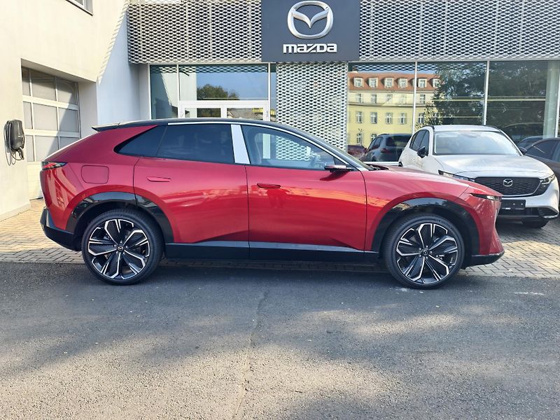 Mazda CX-6e (2026) TAKUMI plus + dobíjecí karta   - fotka 4 z 13