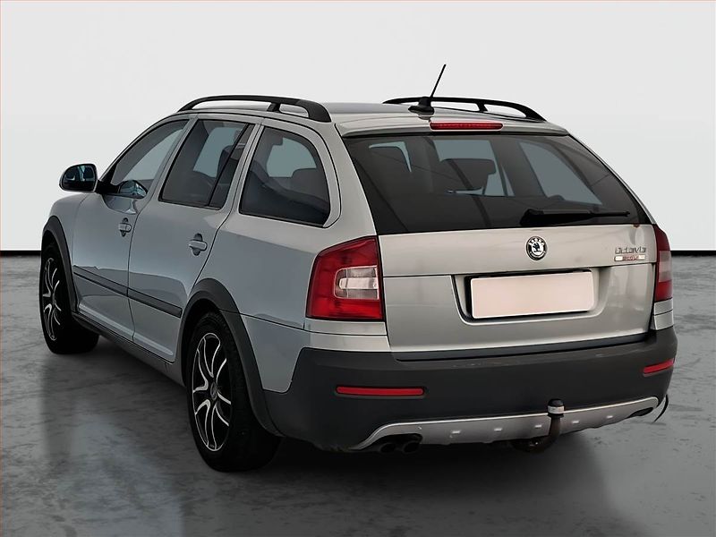 Škoda Octavia (2011) Scout 2.0 TDI, 4X4, Xenony - fotka 4 z 16