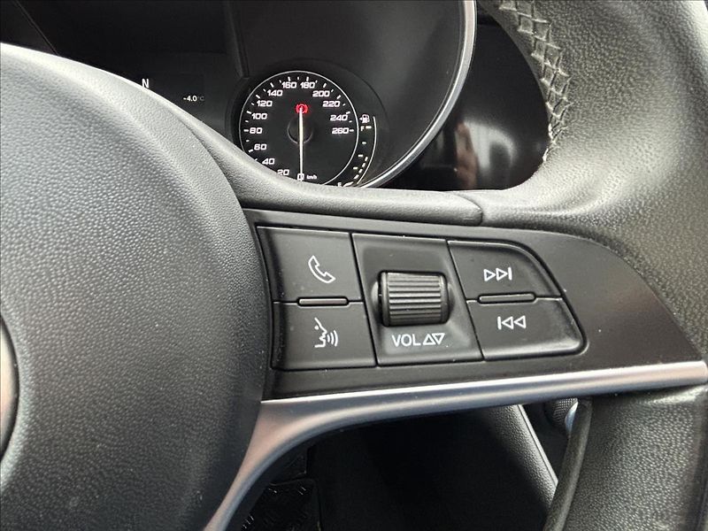 Alfa Romeo Giulia 2,2 JTDm 132kW 180 MT Super - fotka 27 z 37