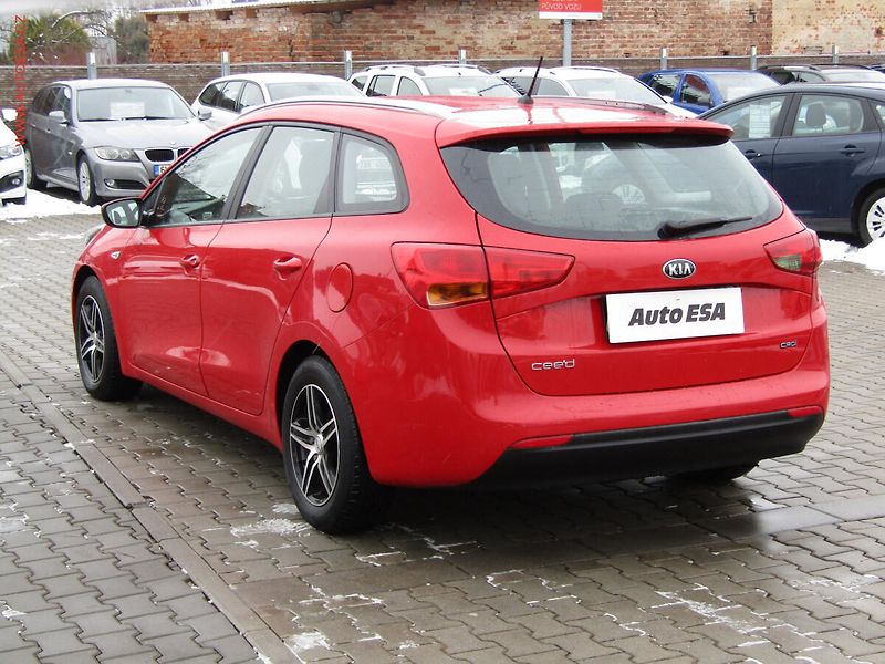 Kia Ceed (2013) 1.4 CRDi, ČR - fotka 6 z 16