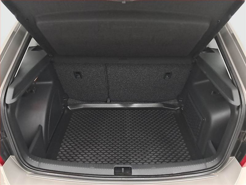 Škoda Rapid (2016) Spaceback 1.2 TSI - fotka 14 z 17