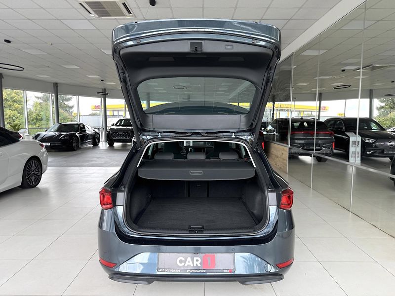 Seat Leon 1,0eTSI DSG*STYLE*Kamera*DPH - fotka 31 z 34