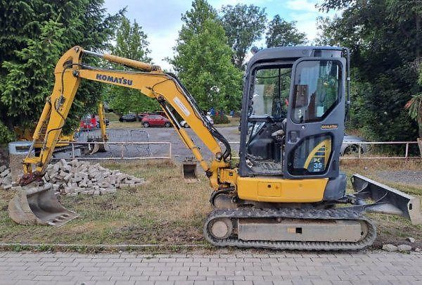 Komatsu (2017) PC35 guma 3.7t minibagr - fotka 1 z 12