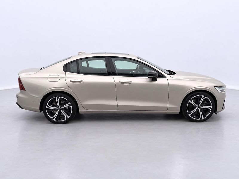Volvo S60 2,0 B5 184kW Ultimate Dark DPH - fotka 8 z 31