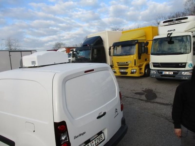 Citroën Berlingo chladící s el. zásuvkou - fotka 12 z 16