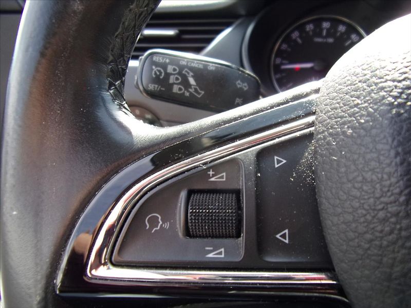 Škoda Octavia 1,6 TDI Ambiente 81kW ČR - fotka 24 z 28